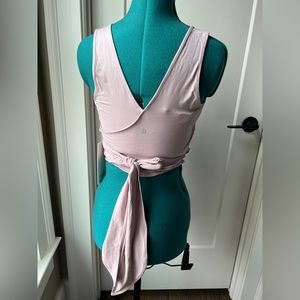 Lululemon Twist Me Up Crop tank, New with Tags! Mauve pastel pink size 4